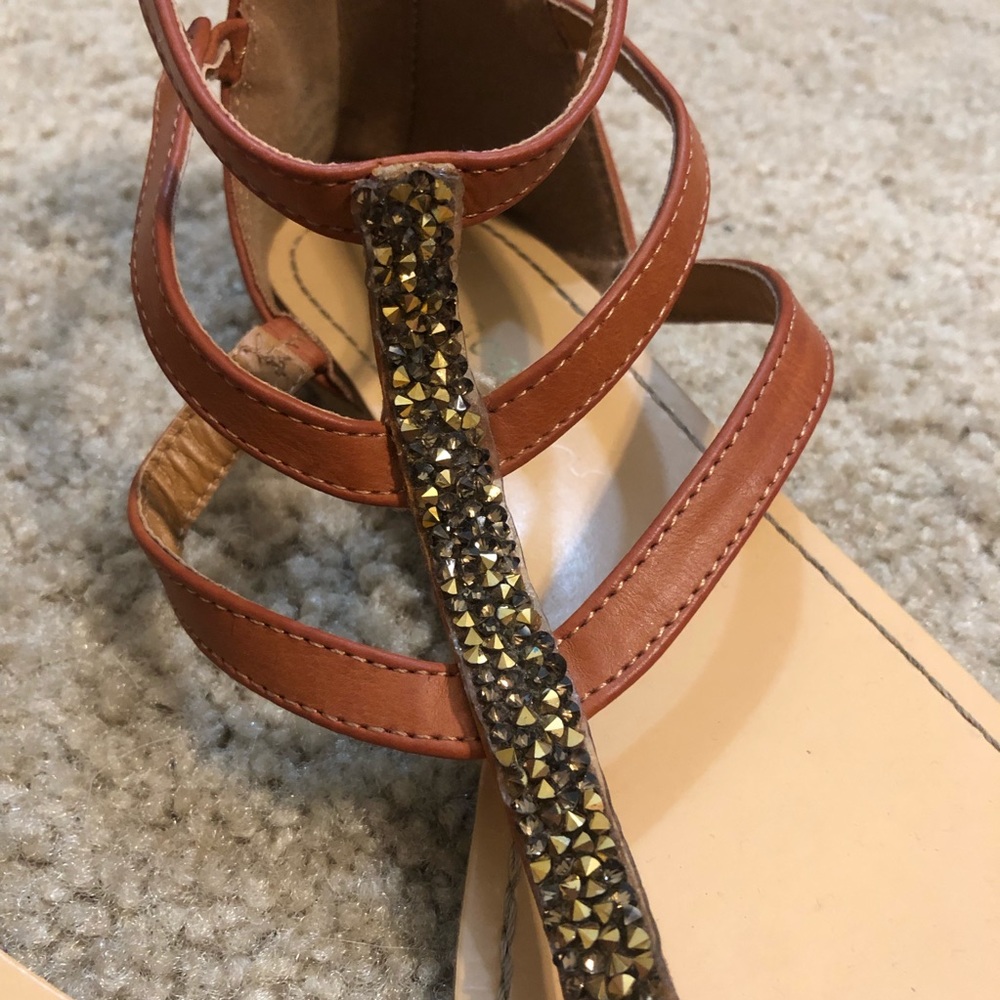 Flats/Sandals - Picture 2 of 3